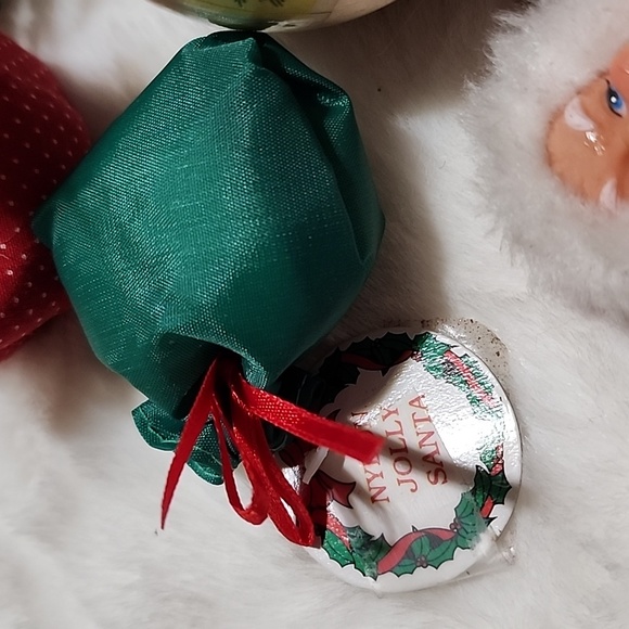 VINTAGE CHRISTMAS DECORATIVE ASSORTMENT 24 PIECE  TOTAL - Picture 3 of 11